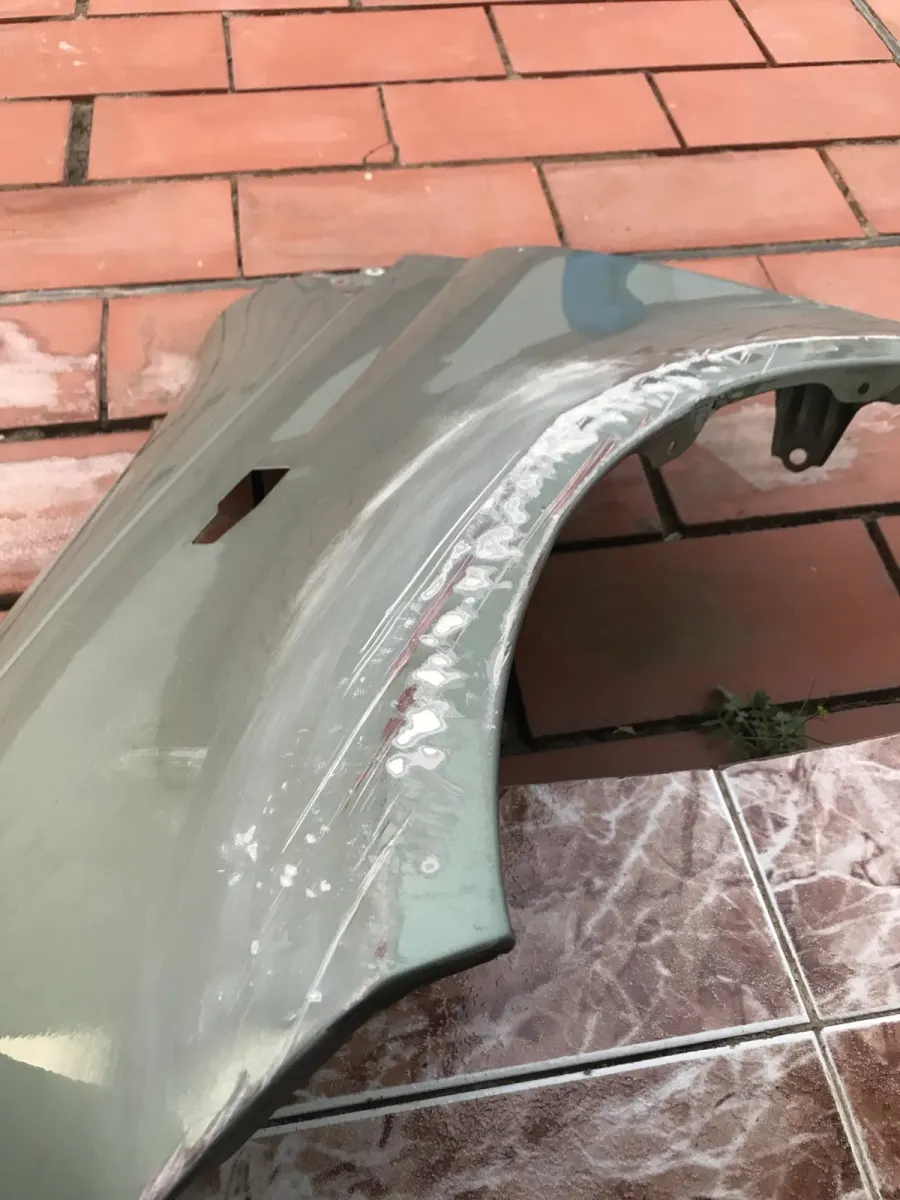 Antes: Aleta del coche reparada